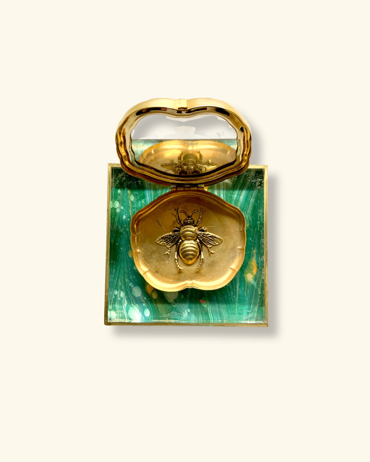 Under the Sea Compact Bee