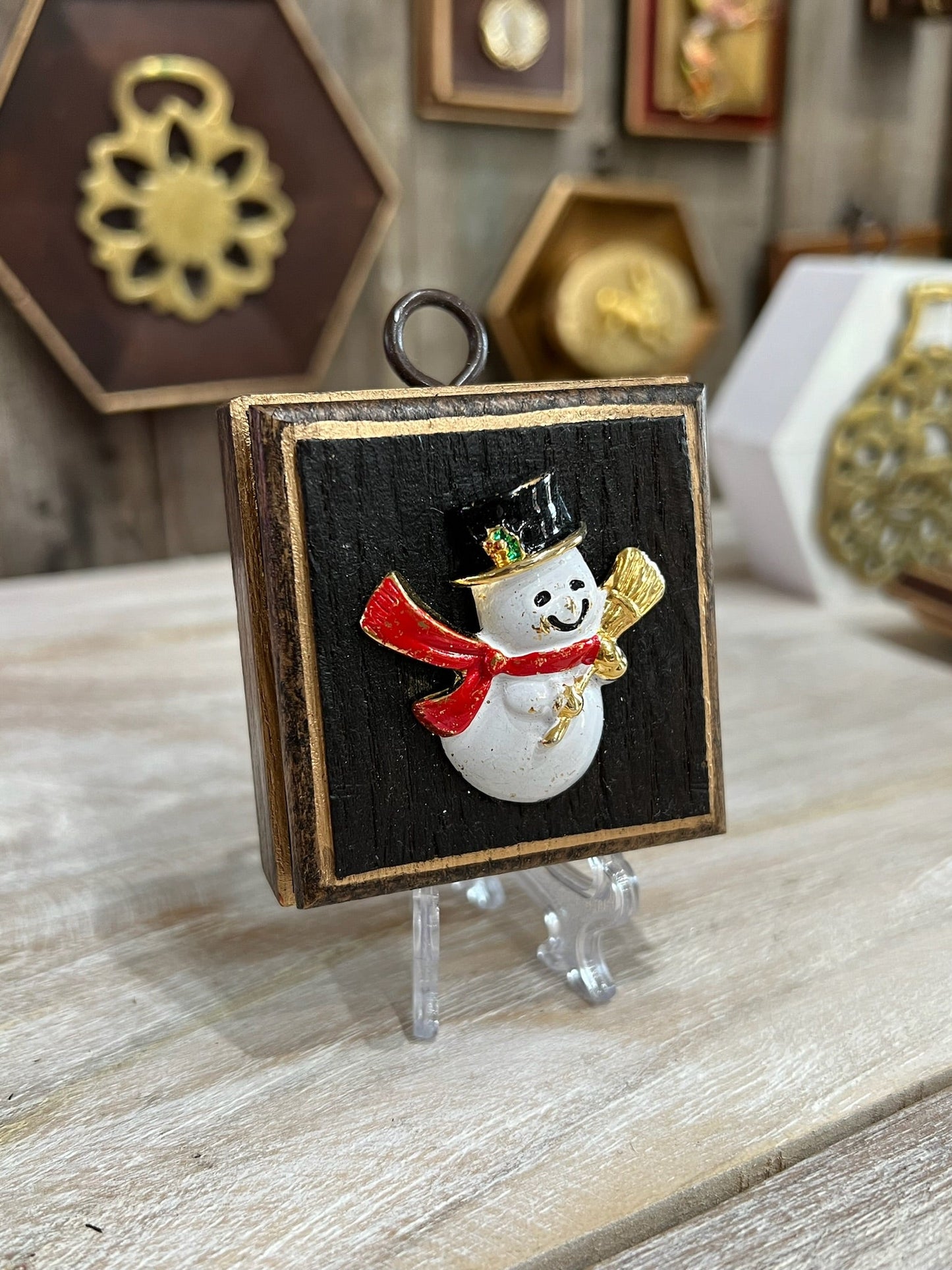 Frosty The Snowman Bee