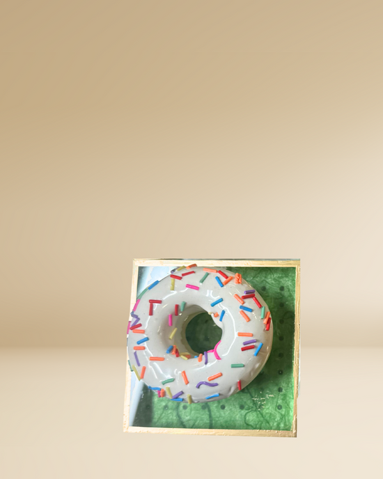 Sprinkle Glaze Delight Bee