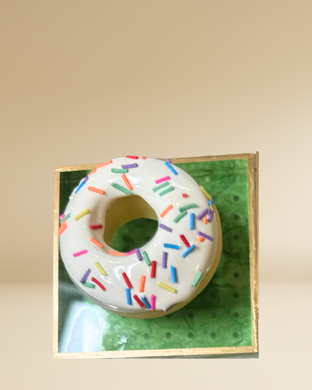 Sprinkle Glaze Delight Bee