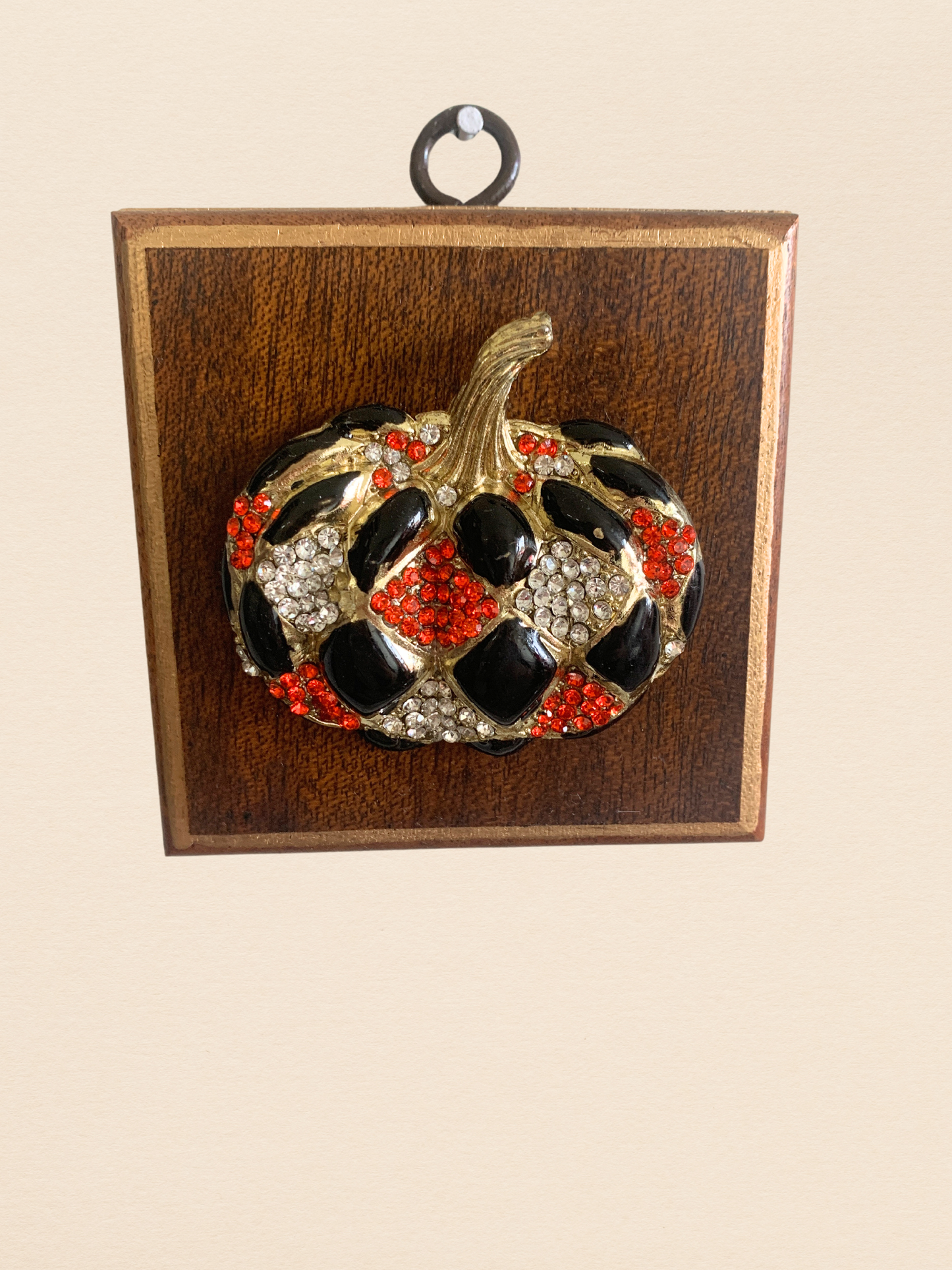 Gourdgeous Rhinestone Bee