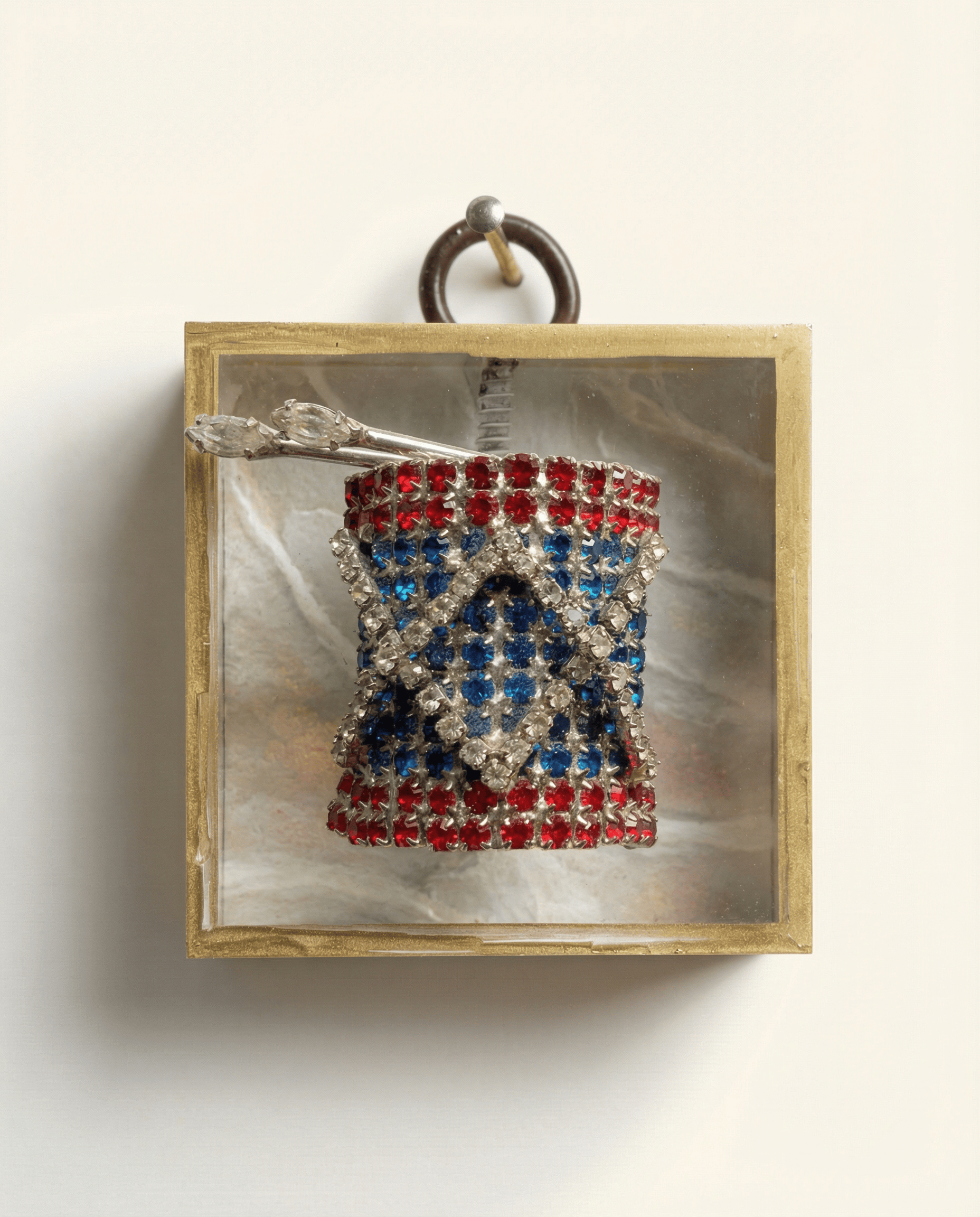 museum bee acrylic frame with drum