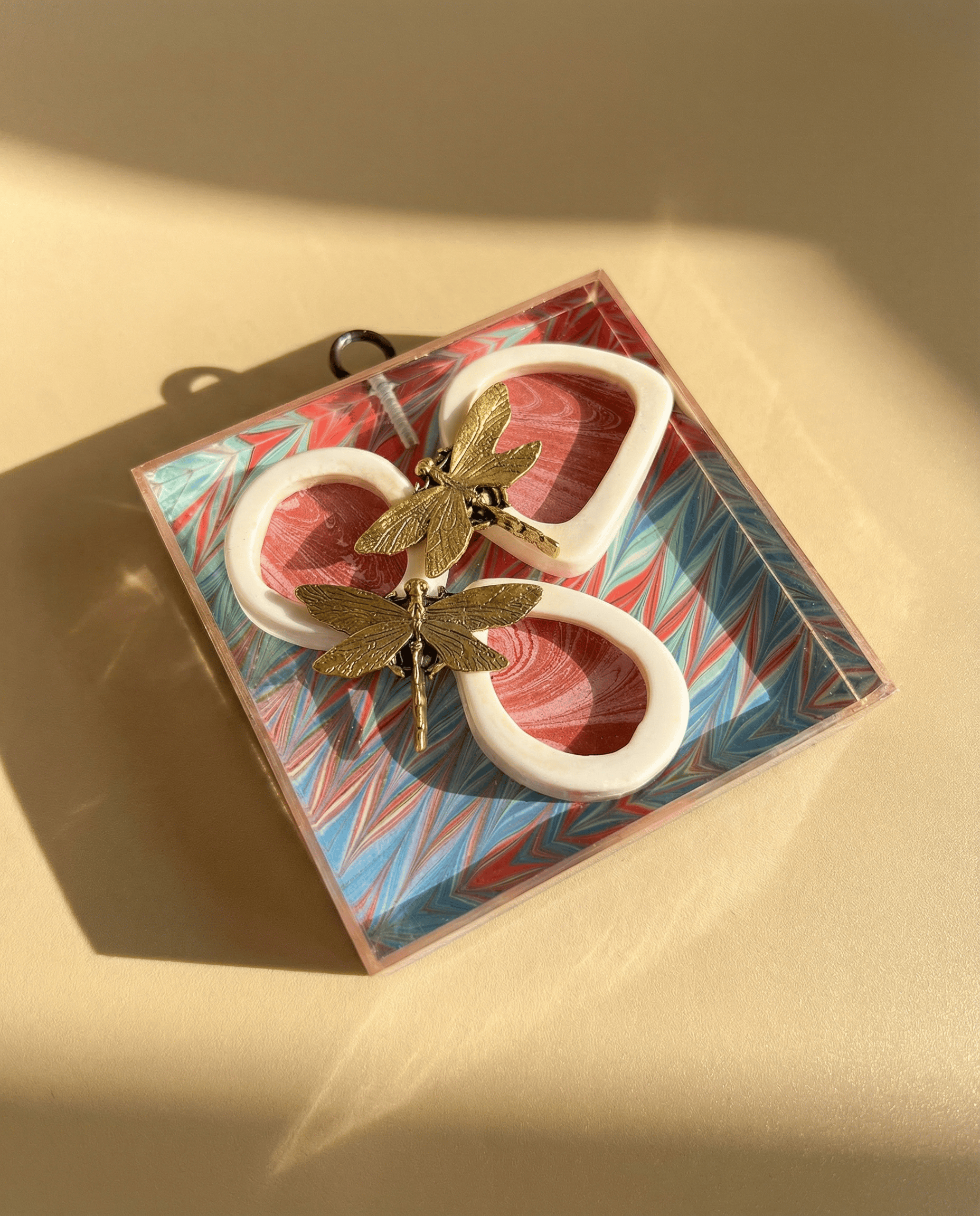 Dragonfly Wishes Bee