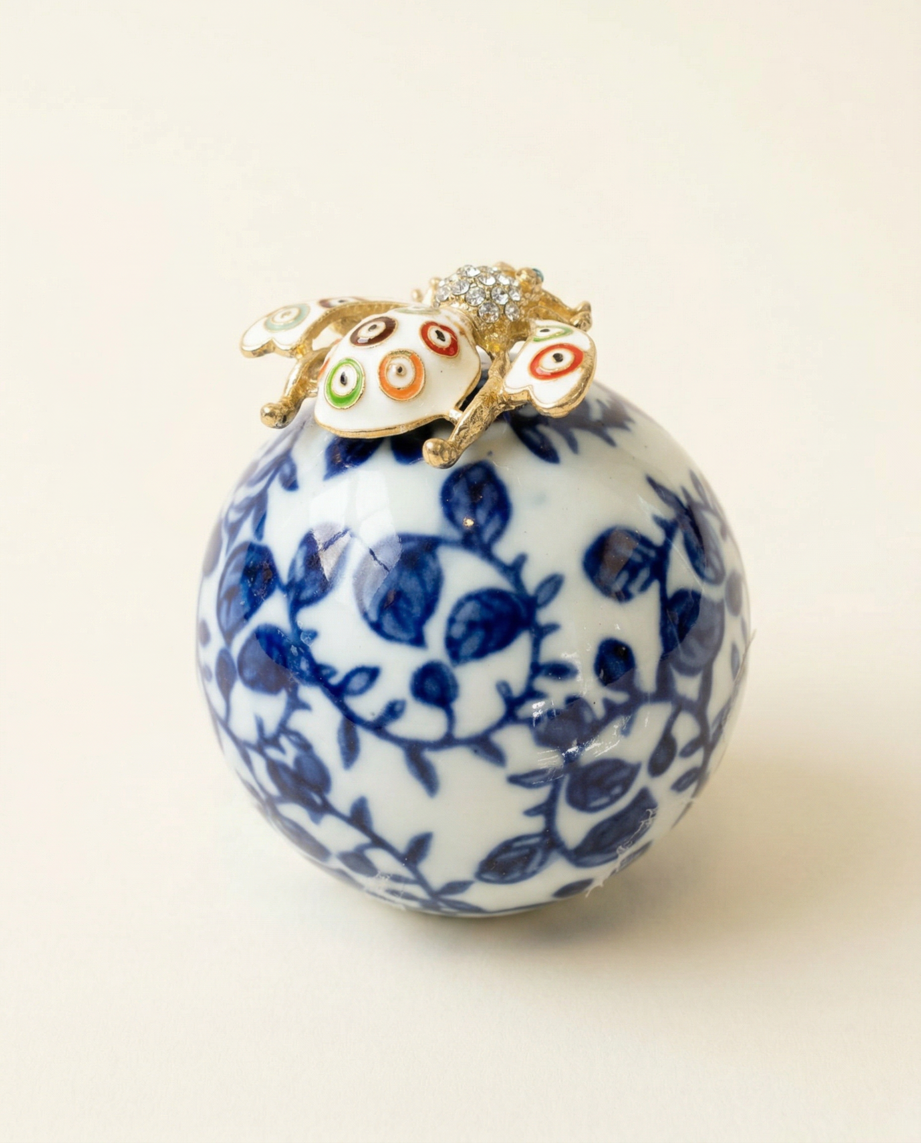 Magica Ceramic Orb Bee