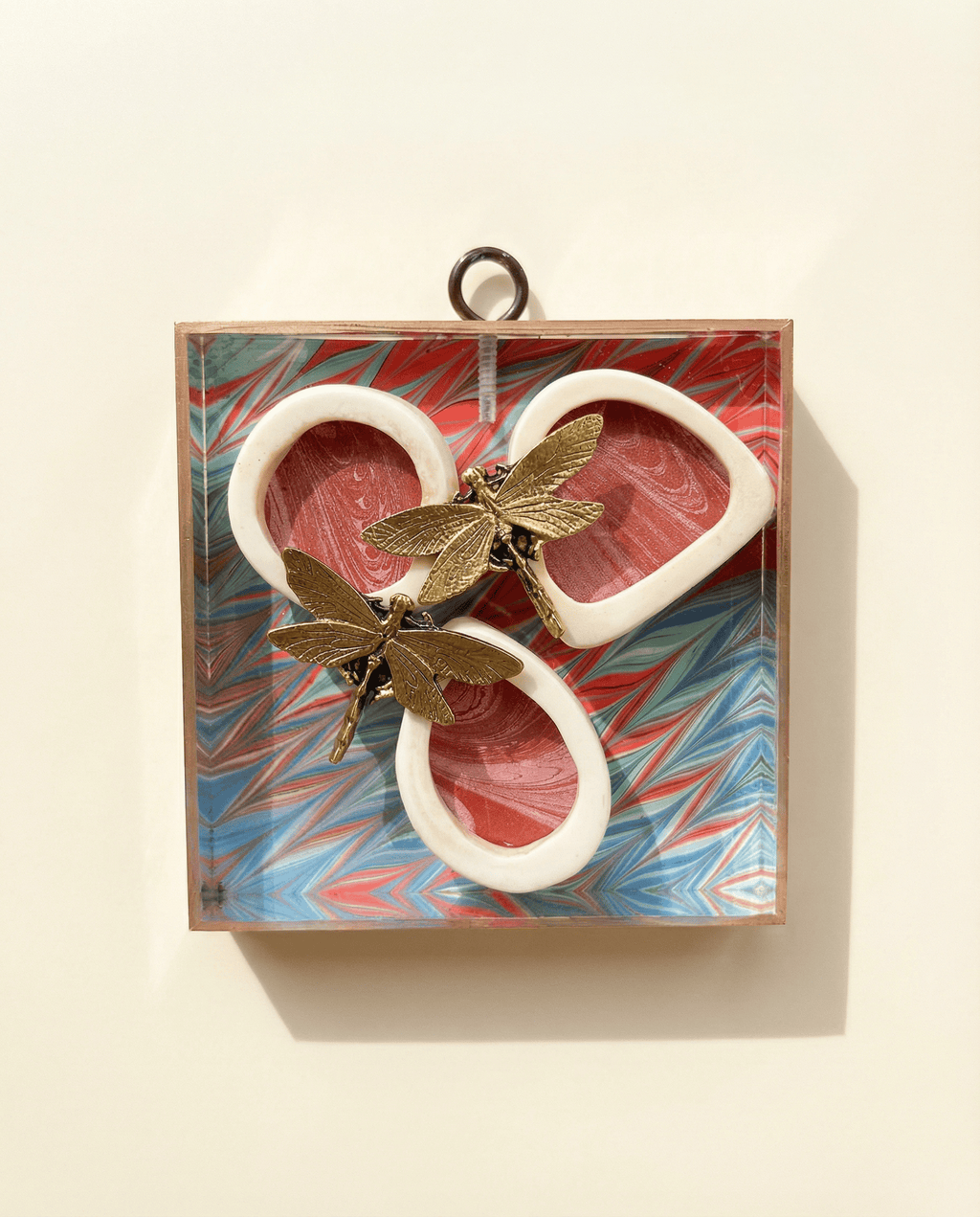 Dragonfly Wishes Bee