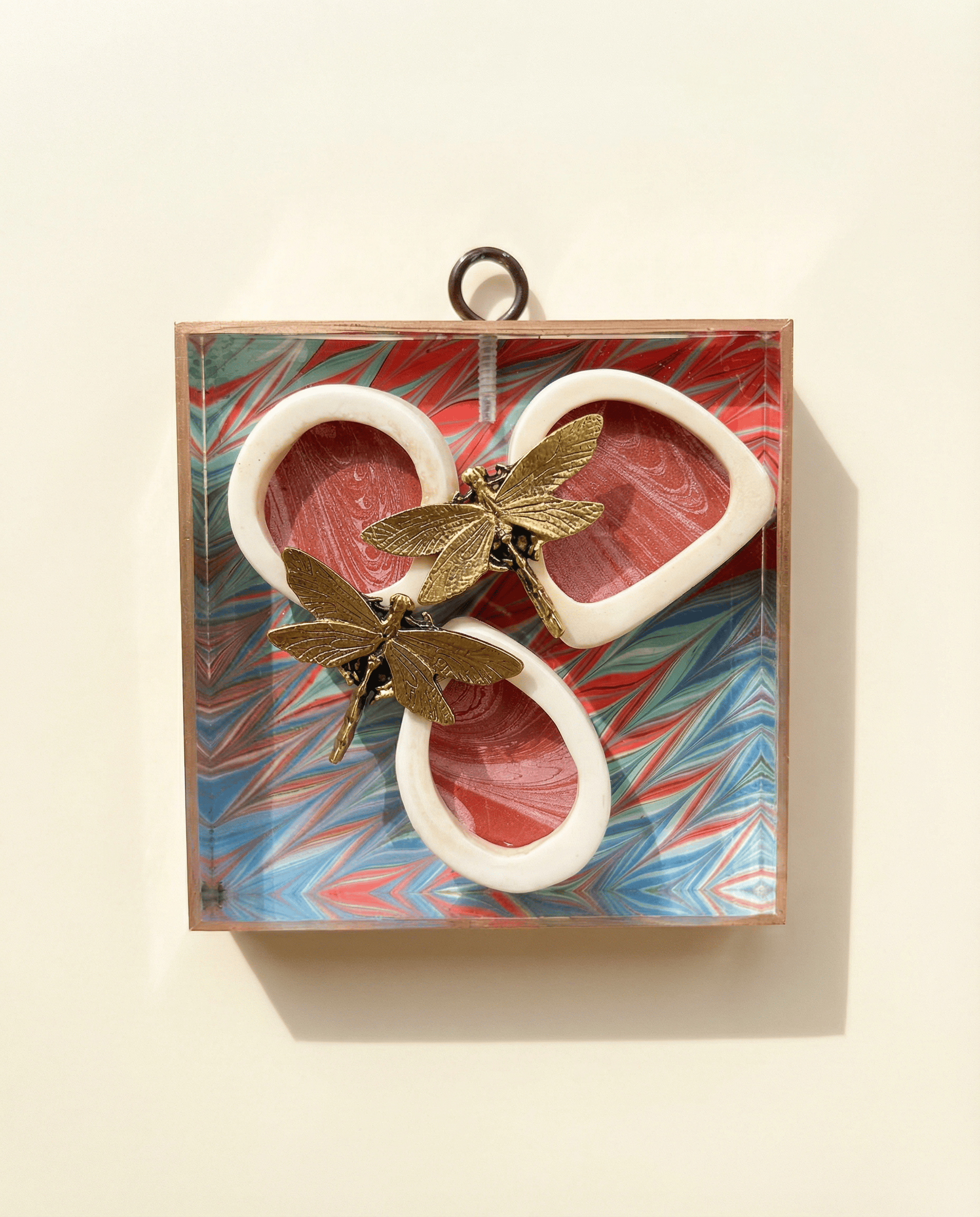 Dragonfly Wishes Bee