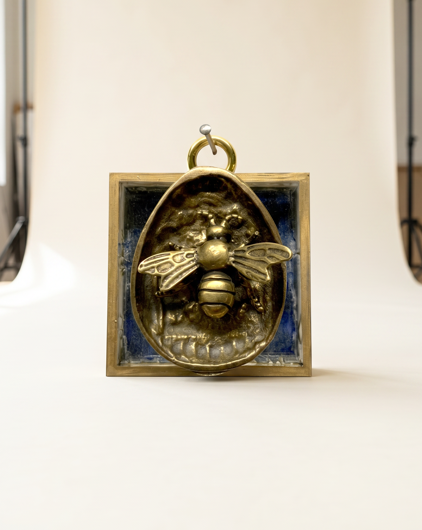 Deep Drop Bee