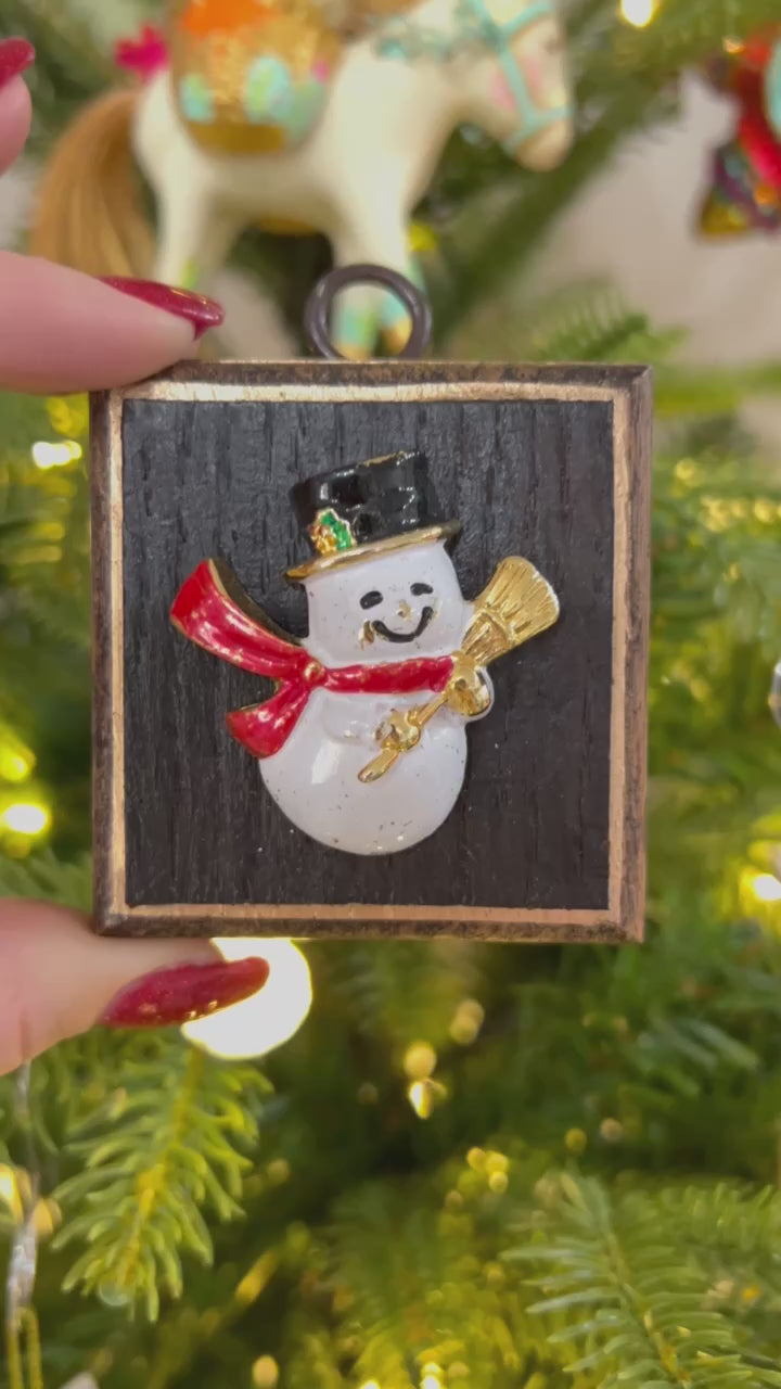 Frosty The Snowman Bee