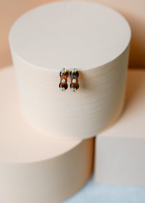 Tortoise Knot Huggies